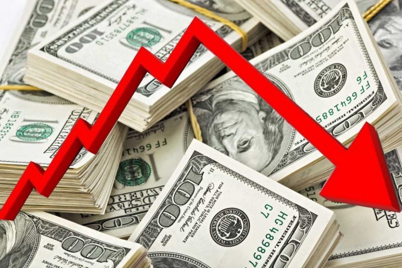 Dólar cai e Ibovespa sobe com eleições e petróleo no radar